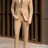 Traje Beige Elegante
